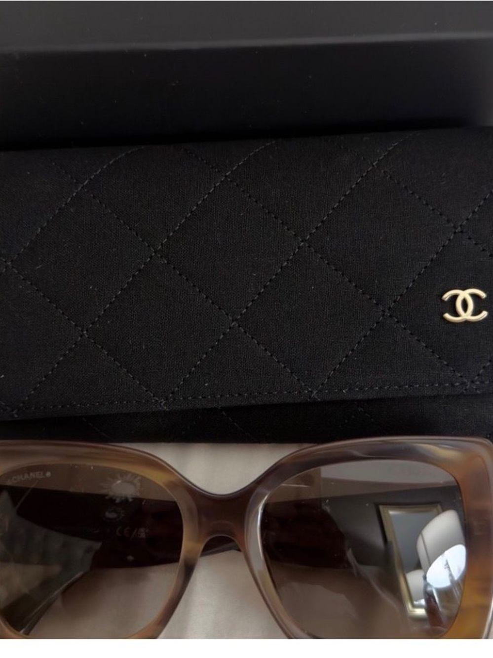 Chanel Square Sunglasses Taupe tortoise - Picture 4 of 5